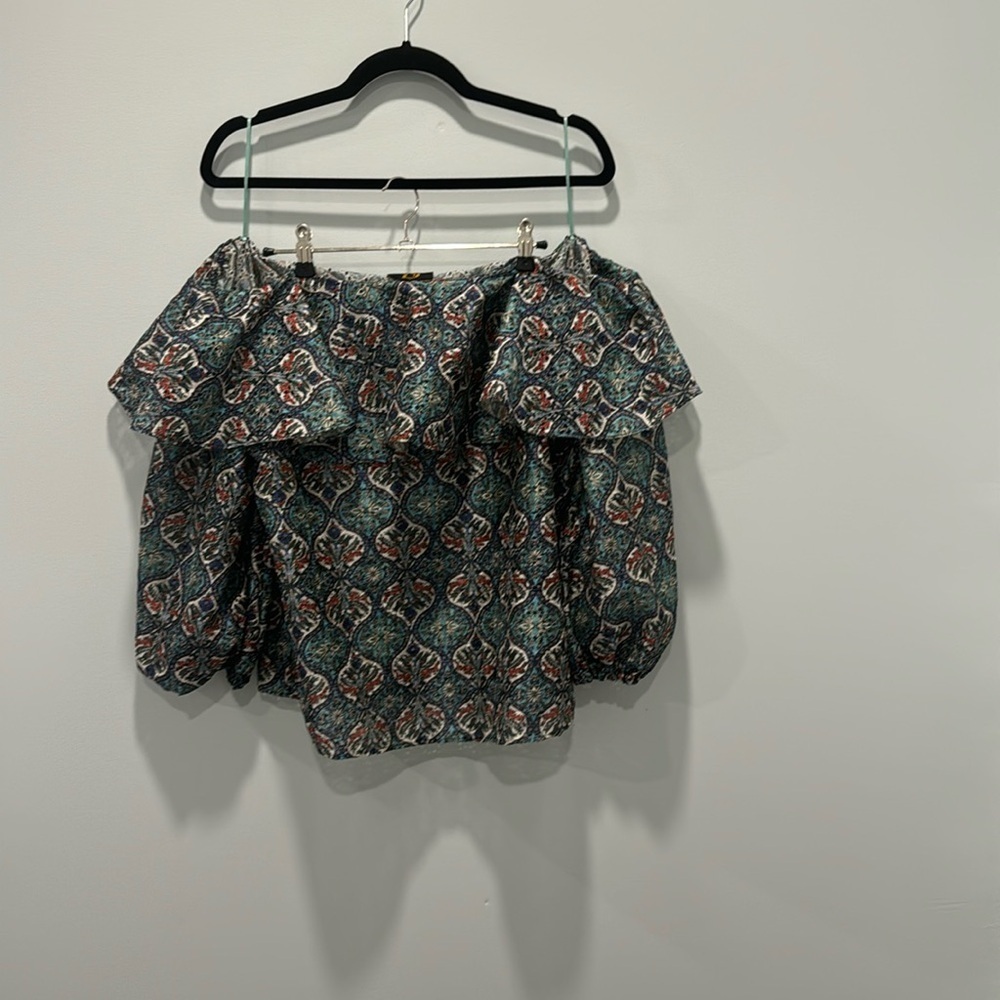 Blue and floral pattered Off the shoulder ruffle top size large like new